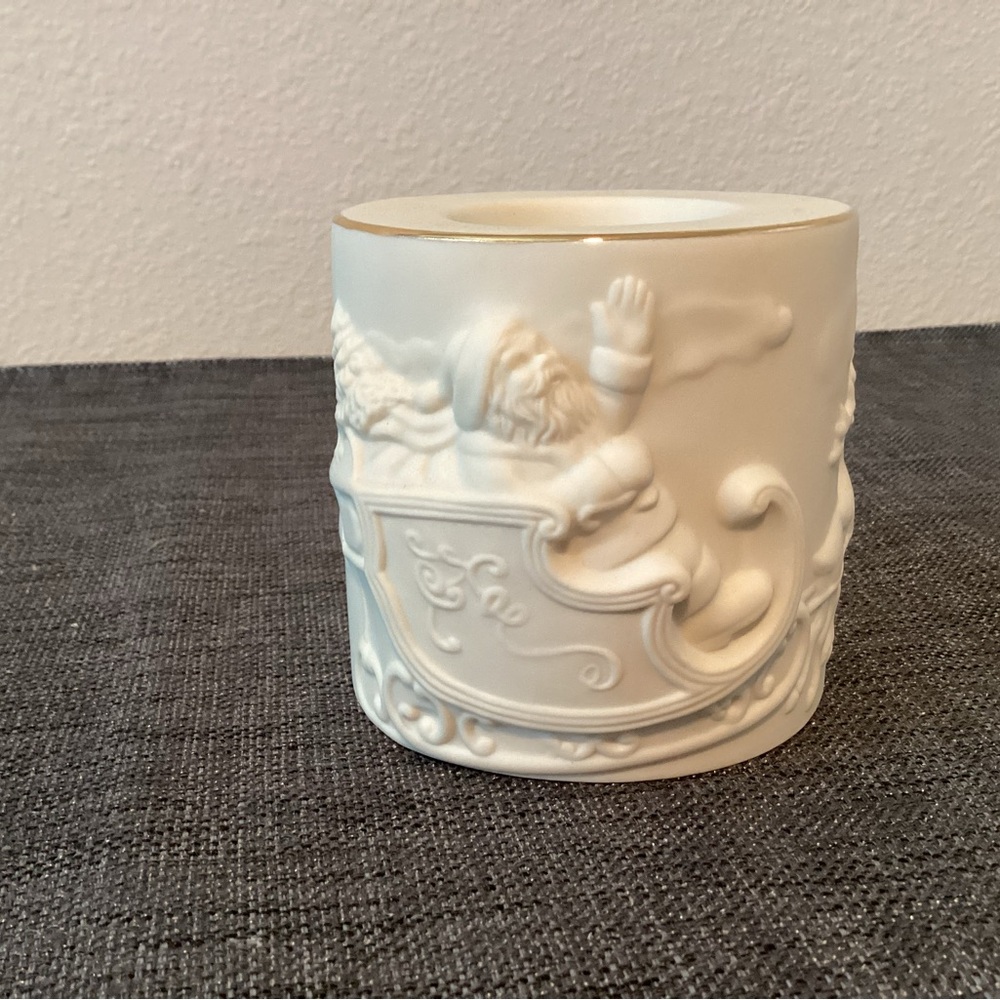 Lenox Ivory Porcelain Santa Sleigh Candle Holder with Gold Rim